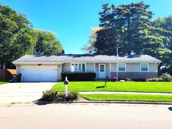 1065 Tara Drive, Sun Prairie, WI 53590