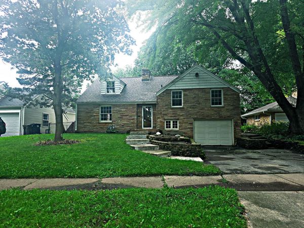 454 N Commonwealth Avenue , Elgin, IL 60123