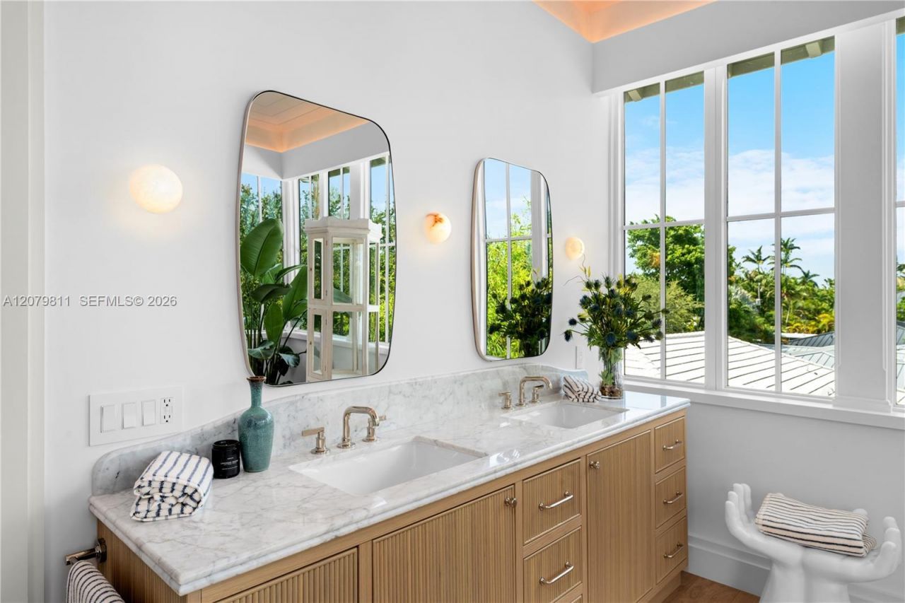 544 Warren Ln, Key Biscayne, FL 33149 Photo