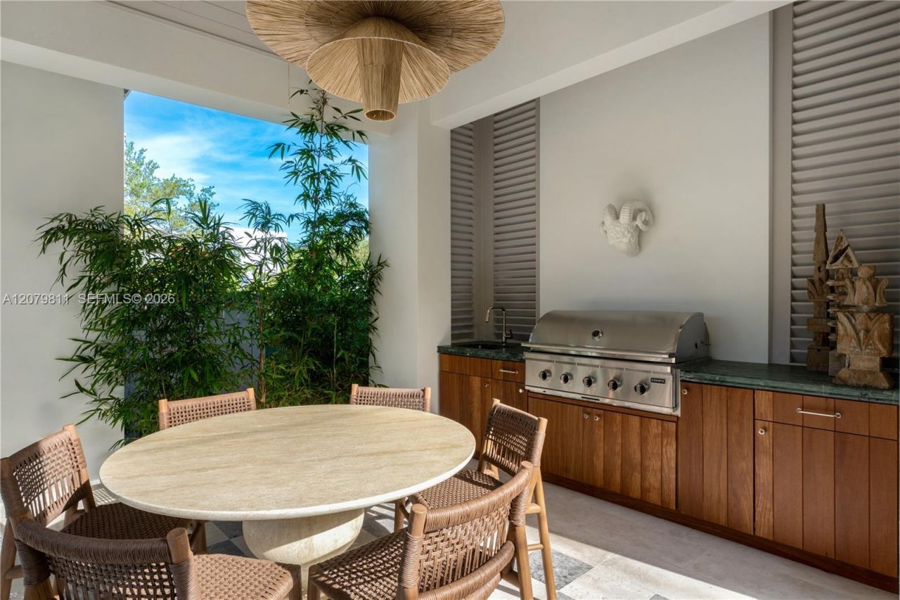 544 Warren Ln, Key Biscayne, FL 33149 Photo