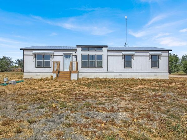 27 County Road 483 , Taylor, TX 76574
