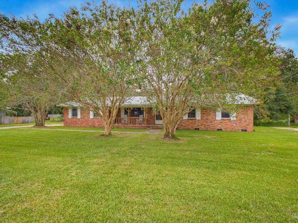 5710 Perkins St, Pensacola, FL 32526