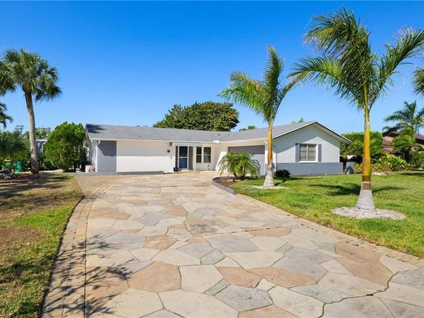 248 Bay Meadows DR , NAPLES, FL 34113