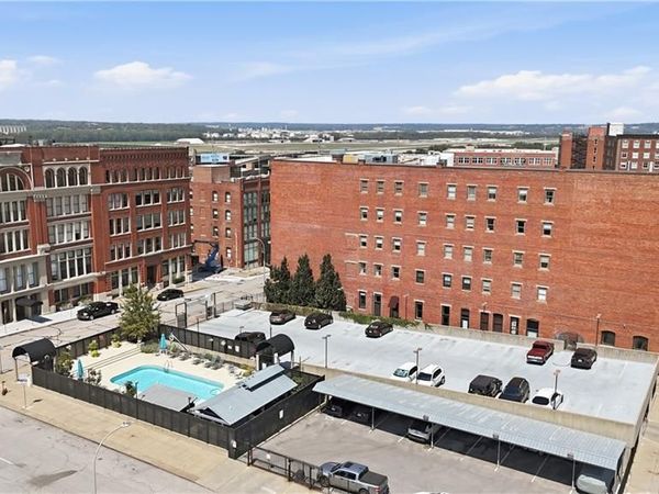 609 Central Street, Unit 1306, Kansas City, MO 64105