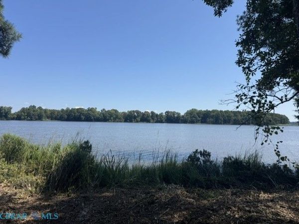 000 Highgate Lane , Gloucester, VA 23061