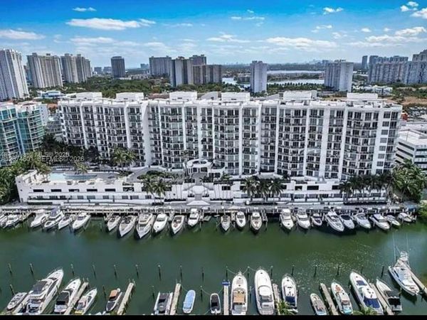 3029 NE 188th St , Aventura, FL 33180
