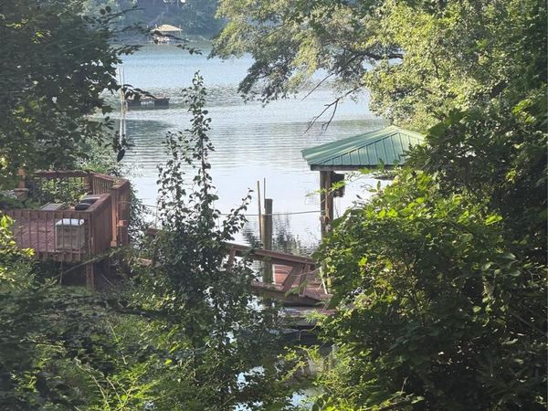 202 Horseshoe Lake Road , Mount Holly, NC 28120