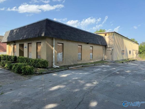 4940 Memorial Parkway North, Huntsville, AL 35801