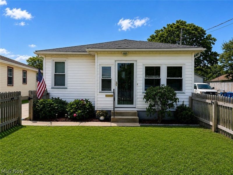 512 Maplewood Avenue, Struthers, OH 44471 Photo 1