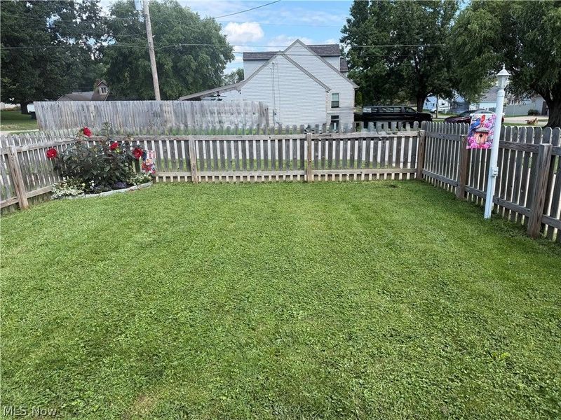 512 Maplewood Avenue, Struthers, OH 44471 Photo 3
