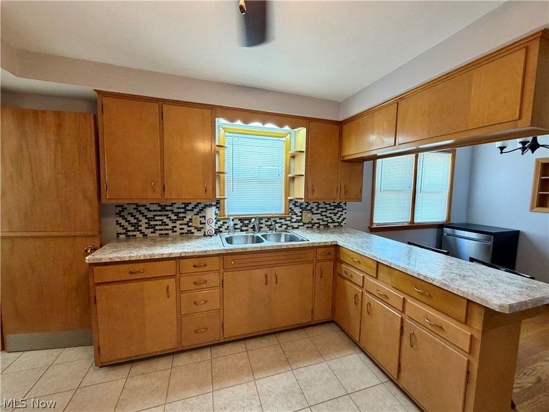 512 Maplewood Avenue, Struthers, OH 44471 Photo 4