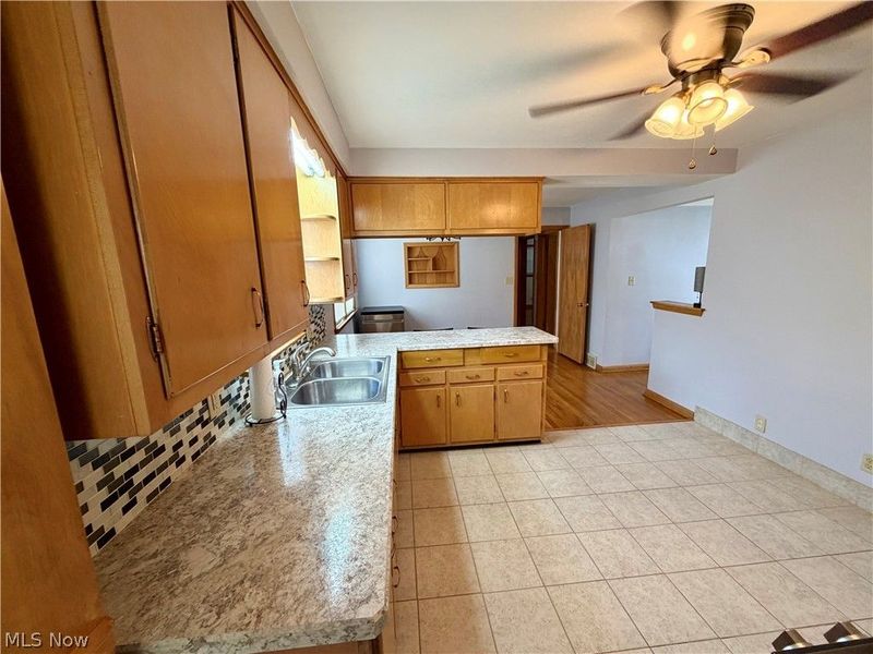 512 Maplewood Avenue, Struthers, OH 44471 Photo 5