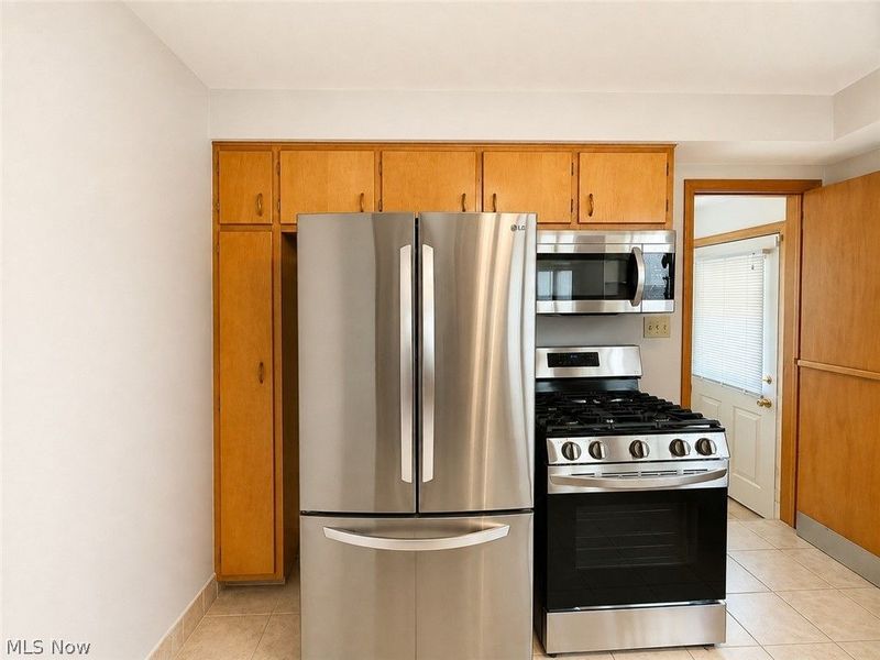 512 Maplewood Avenue, Struthers, OH 44471 Photo 6