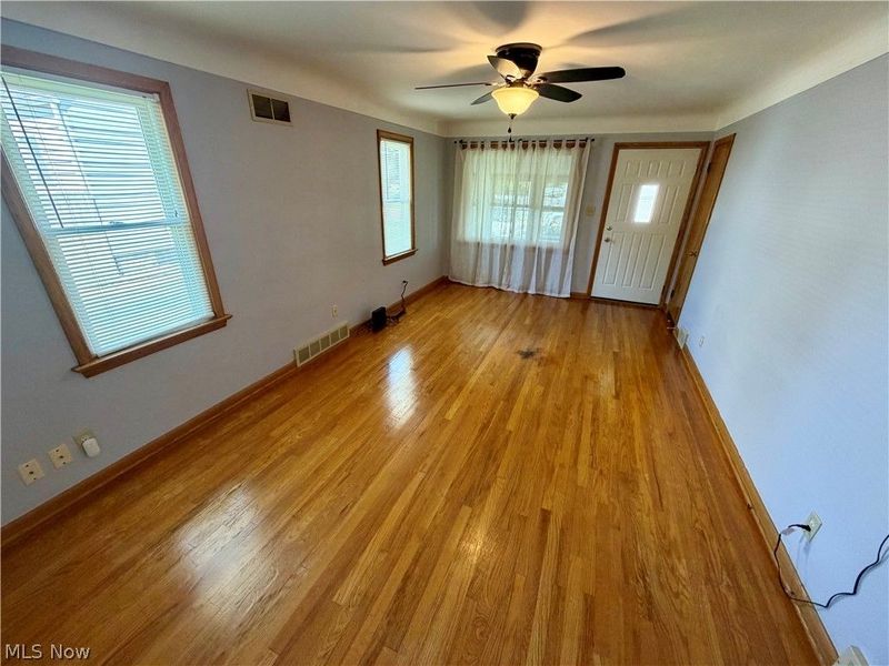 512 Maplewood Avenue, Struthers, OH 44471 Photo 9