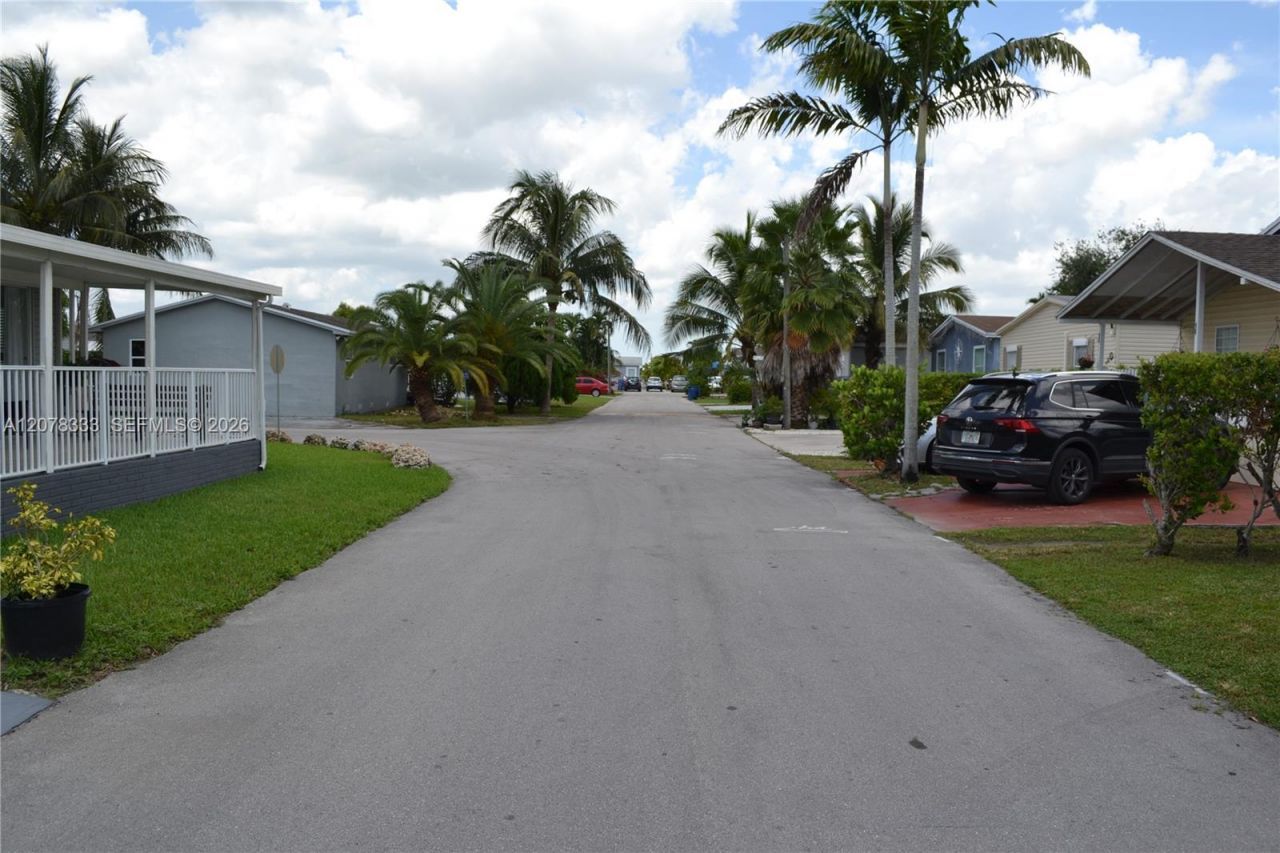 19800 SW 180 Ave #584, Miami, FL 33187 Photo
