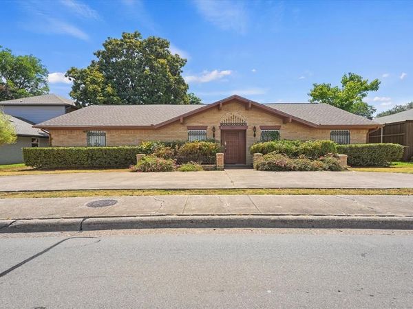 6238 E Lovers Lane, Dallas, TX 75214