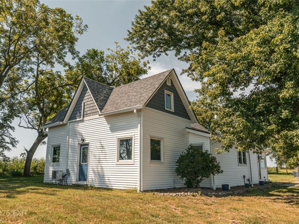 15878 90th Avenue, Indianola, IA 50125
