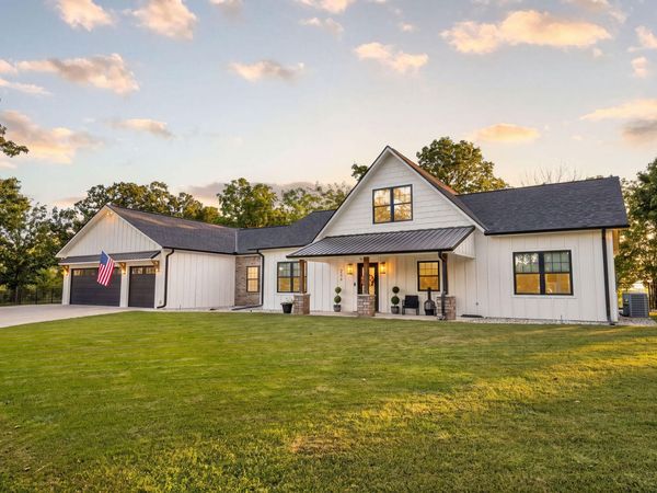 299 Bow Hunter Lane , Galena, MO 65656