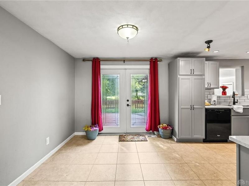 300 Heidi Court, Washington Township, OH 45459 Photo 15
