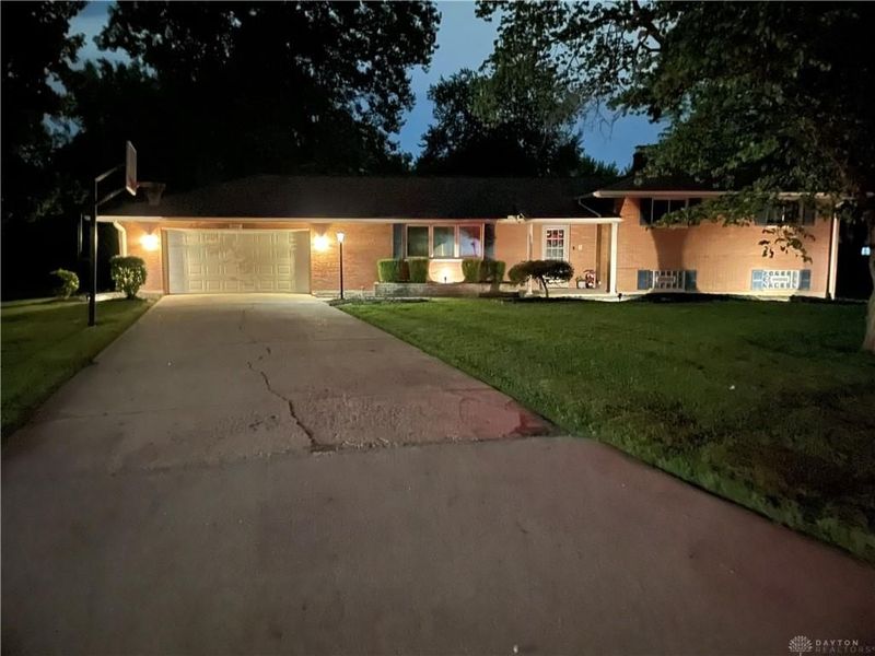 300 Heidi Court, Washington Township, OH 45459 Photo 2