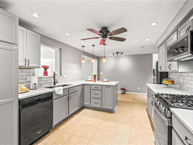 300 Heidi Court, Washington Township, OH 45459 Photo 8