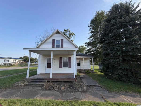 8 E Washington, Danville, OH 43014