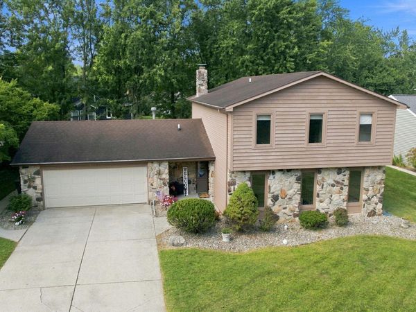 8417 Greenwich Court, Fort Wayne, IN 46835