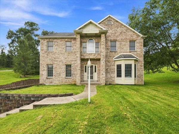 102 Hidden Oak Drive, Mars, PA 16046