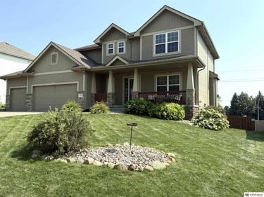 10605 Hillcrest Drive, La Vista, NE 68128