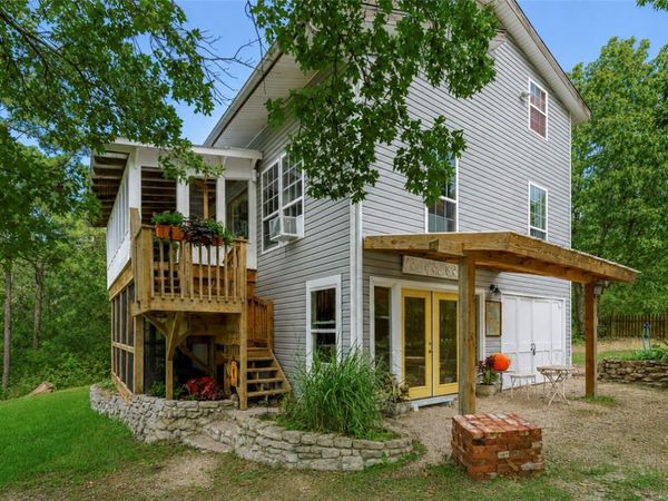 679 County Road 332 , Eureka Springs, AR 72632