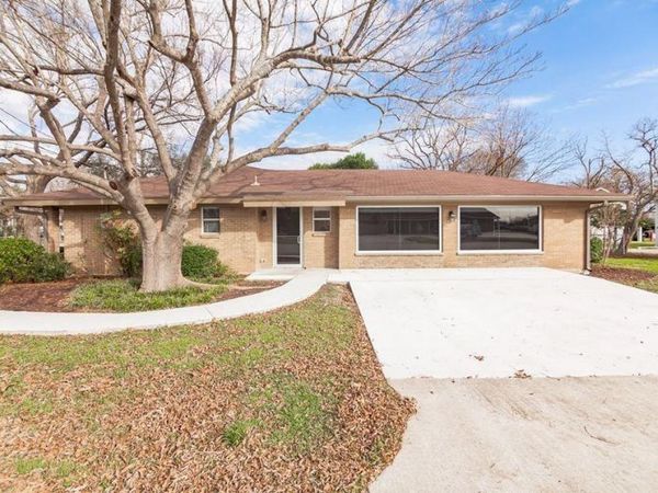 201 Taylor ST, Hutto, TX 78634
