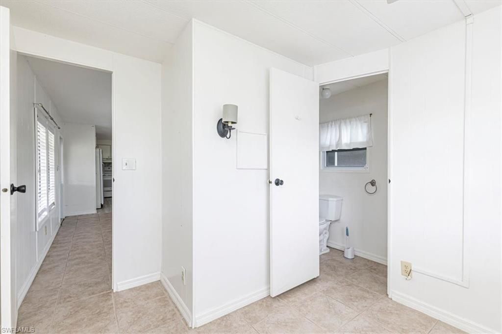 591 Cape Florida Ln, Naples, FL 34104 Photo