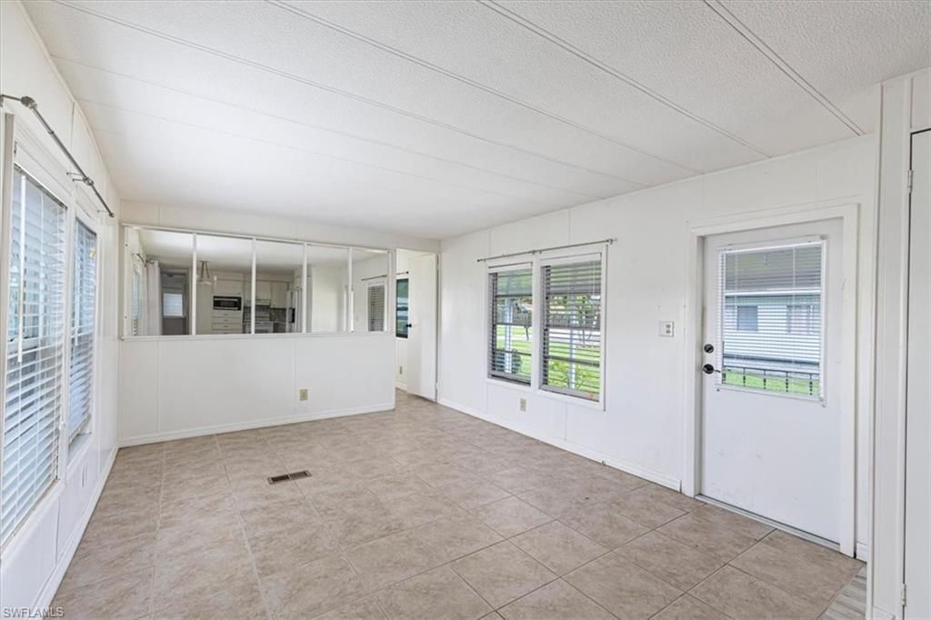 591 Cape Florida Ln, Naples, FL 34104 Photo