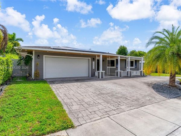 15825 SW 103rd Pl , Miami, FL 33157