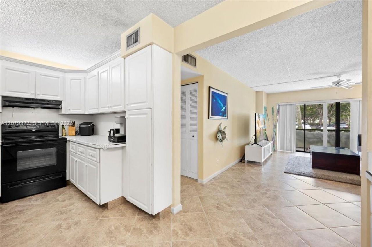 1014 Green Pine Blvd , Unit H1, West Palm Beach, FL 33409 Photo