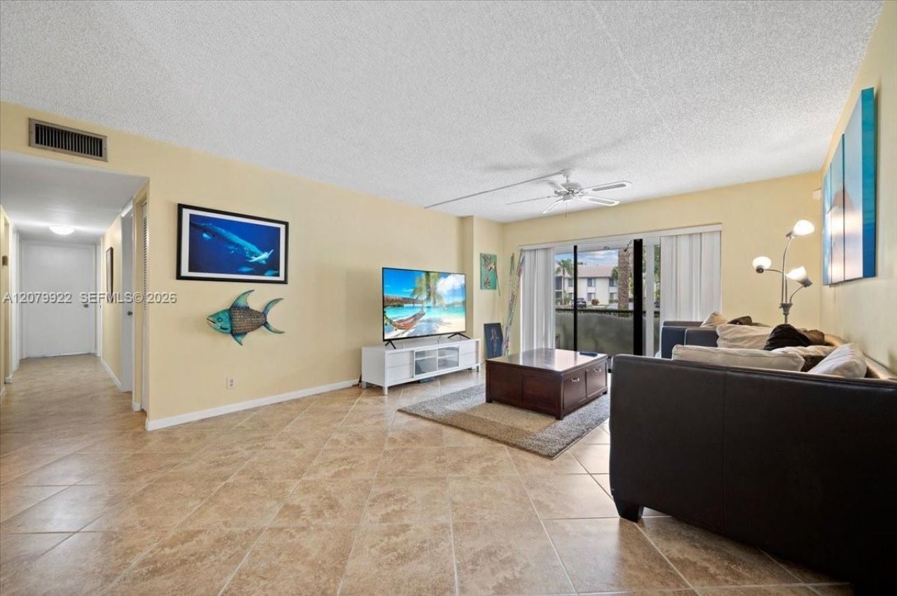 1014 Green Pine Blvd , Unit H1, West Palm Beach, FL 33409 Photo