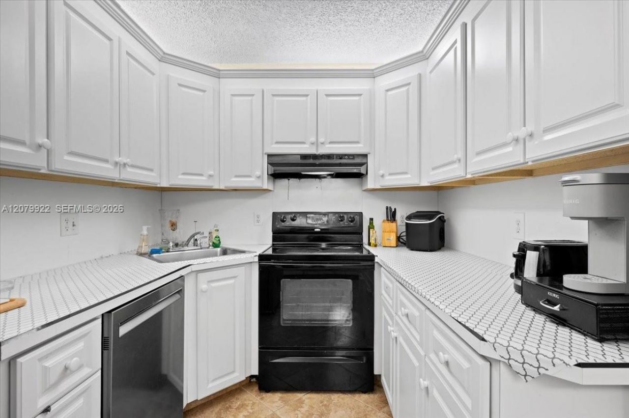1014 Green Pine Blvd , Unit H1, West Palm Beach, FL 33409 Photo