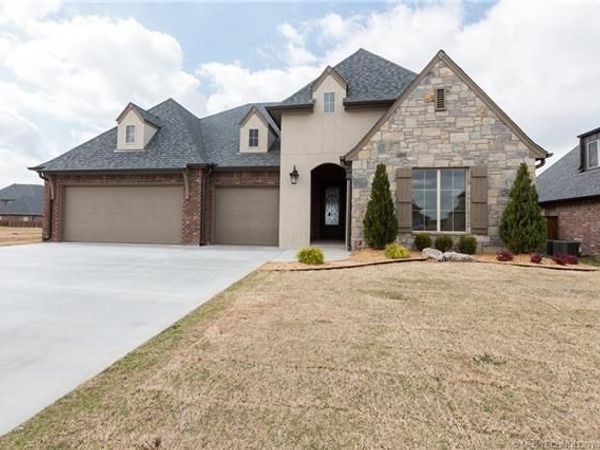 12924 S 2nd Place, Jenks, OK 74037