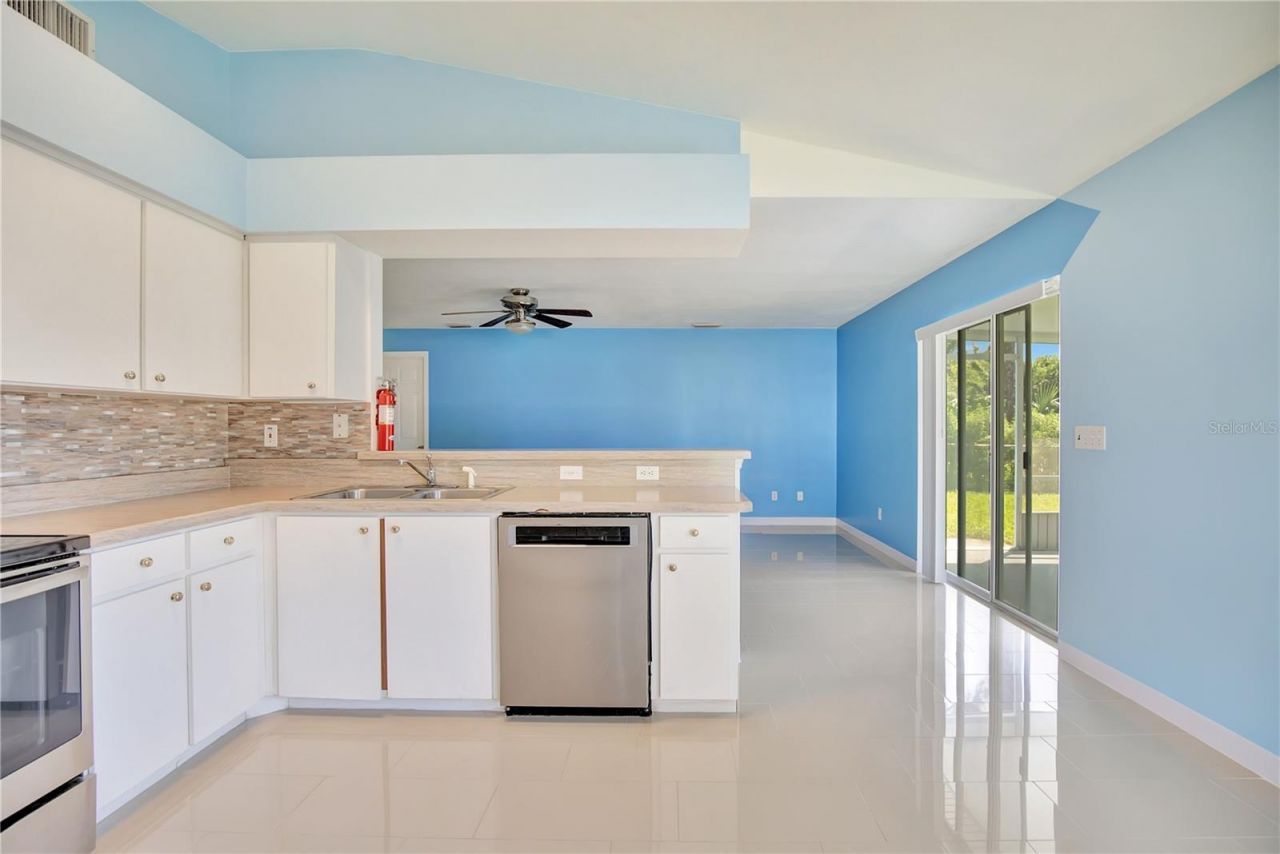 561 15th Street , Holly Hill, FL 32117 Photo