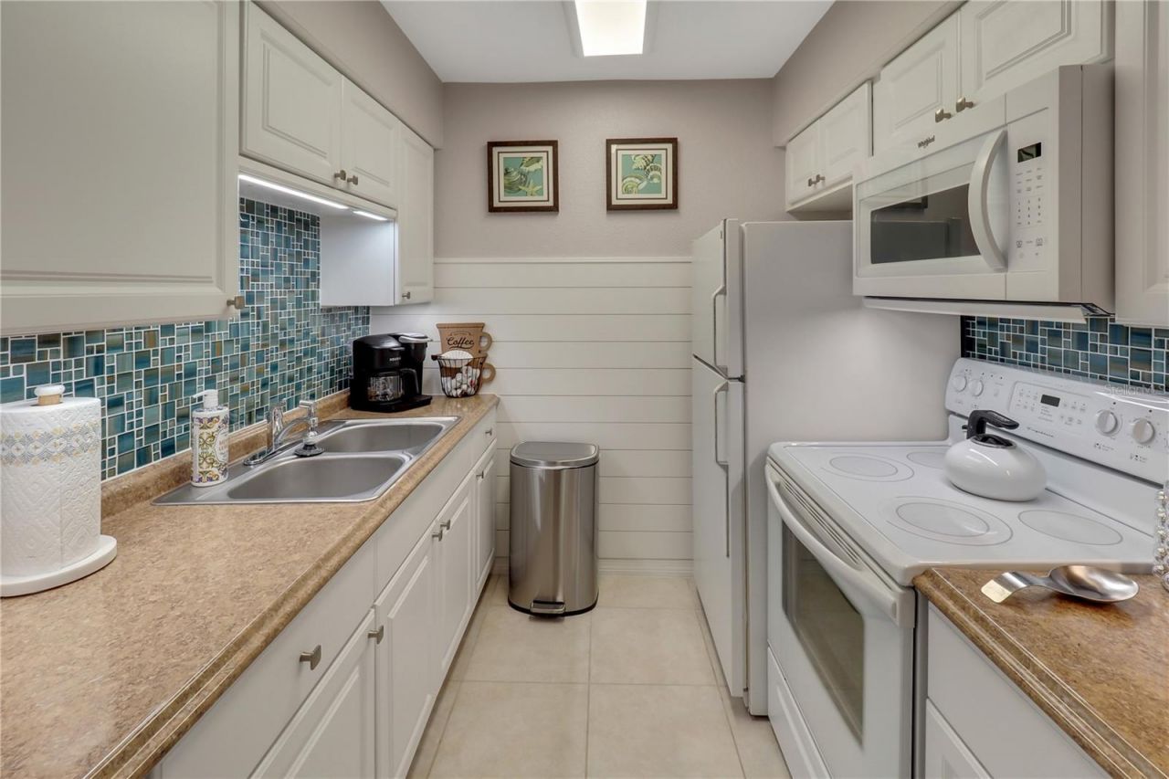 612 Guild Drive, Unit 18, Venice, FL 34285 Photo