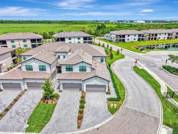 5632 SUMMIT POINTE CIRCLE , Unit 104, BRADENTON, FL 34210