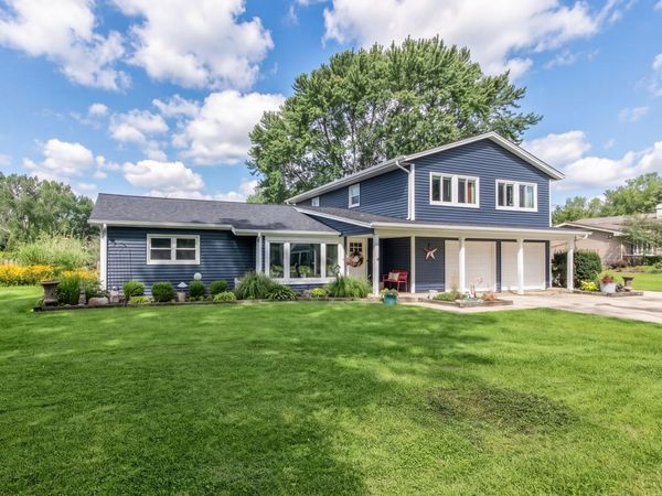 1012 Martha Street , Elk Grove Village, IL 60007