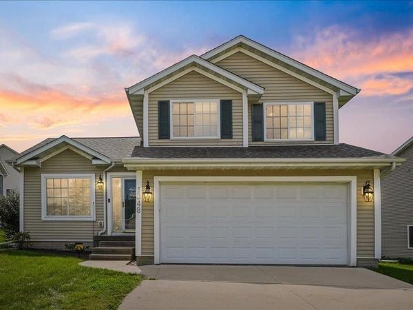 1348 Woolridge Drive, Coralville, IA 52241