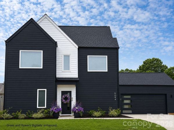 5044 Double Lakes Drive , Charlotte, NC 28212