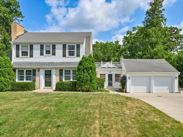 7620 W Drexel AVENUE, Franklin, WI 53132