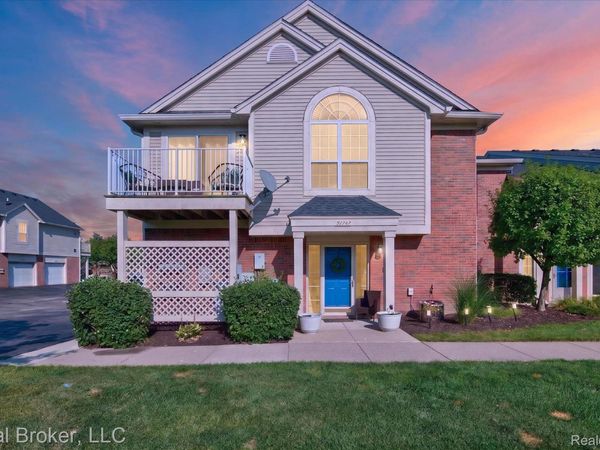 51747 Adler Park Drive W, Chesterfield Township, Mi 48051