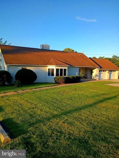 1679 HORSESHOE PIKE , GLENMOORE, PA 19343