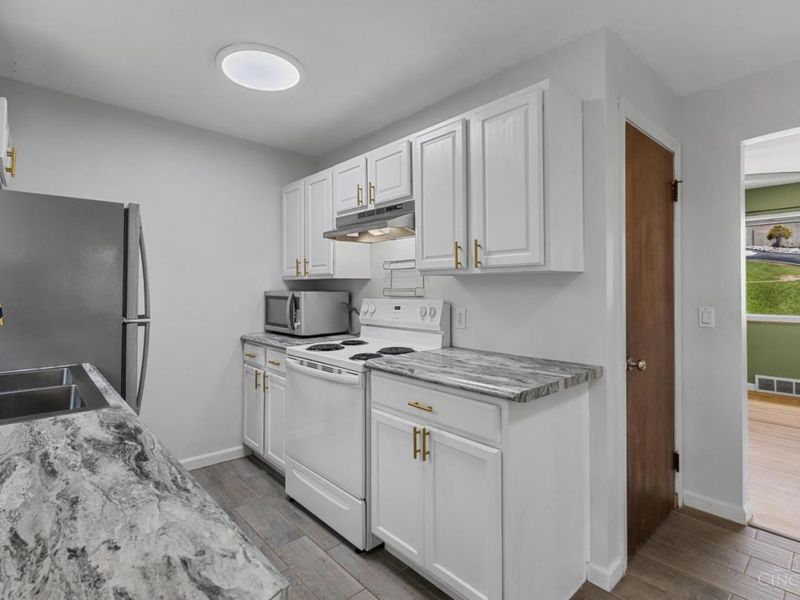 2361 E Galbraith Road, Reading, OH 45237 Photo 12