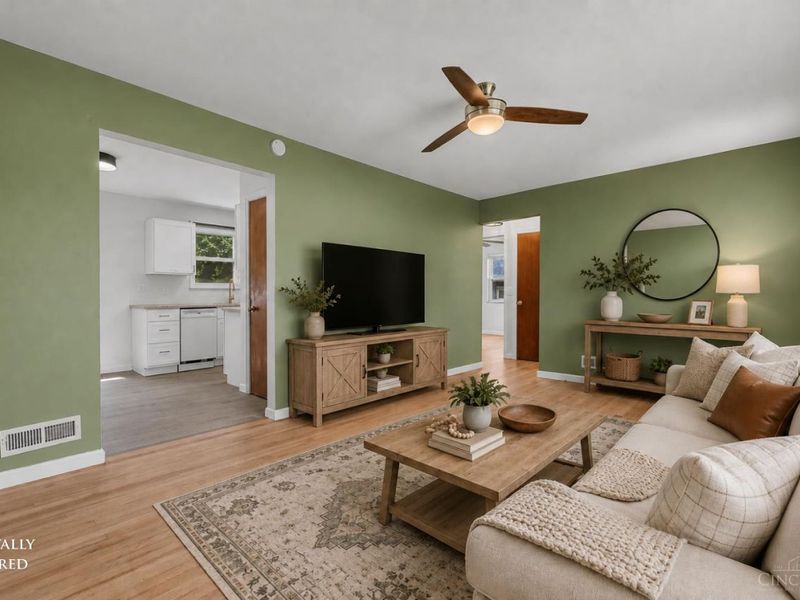 2361 E Galbraith Road, Reading, OH 45237 Photo 5