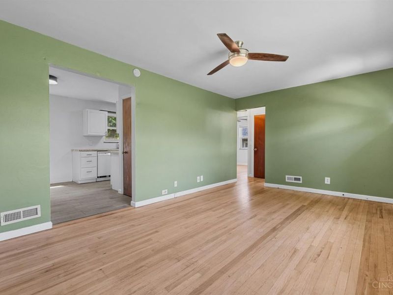 2361 E Galbraith Road, Reading, OH 45237 Photo 6